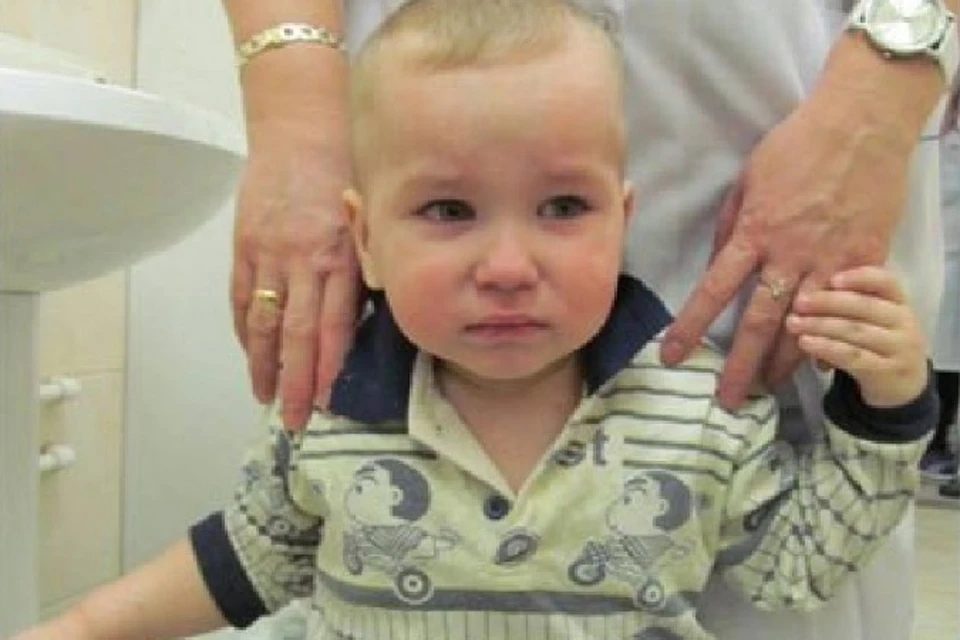 Мальчик почти две недели провел в больнице, пока искали его родителей.
