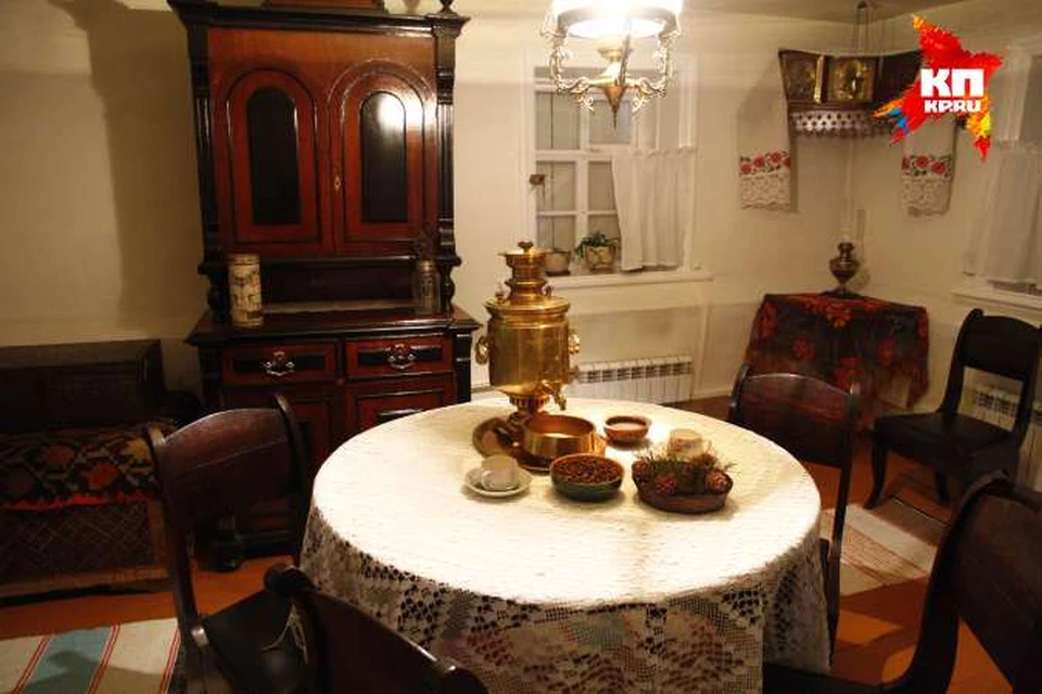 Дом-музей Сурикова: за этим столом родные угощали Василия Ивановича пирогами с черемухой!