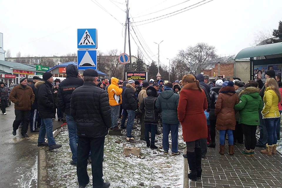 В субботу в Минеральных Водах горожане снова собрали народный сход. Фото: Татьяна ГУЩИНА