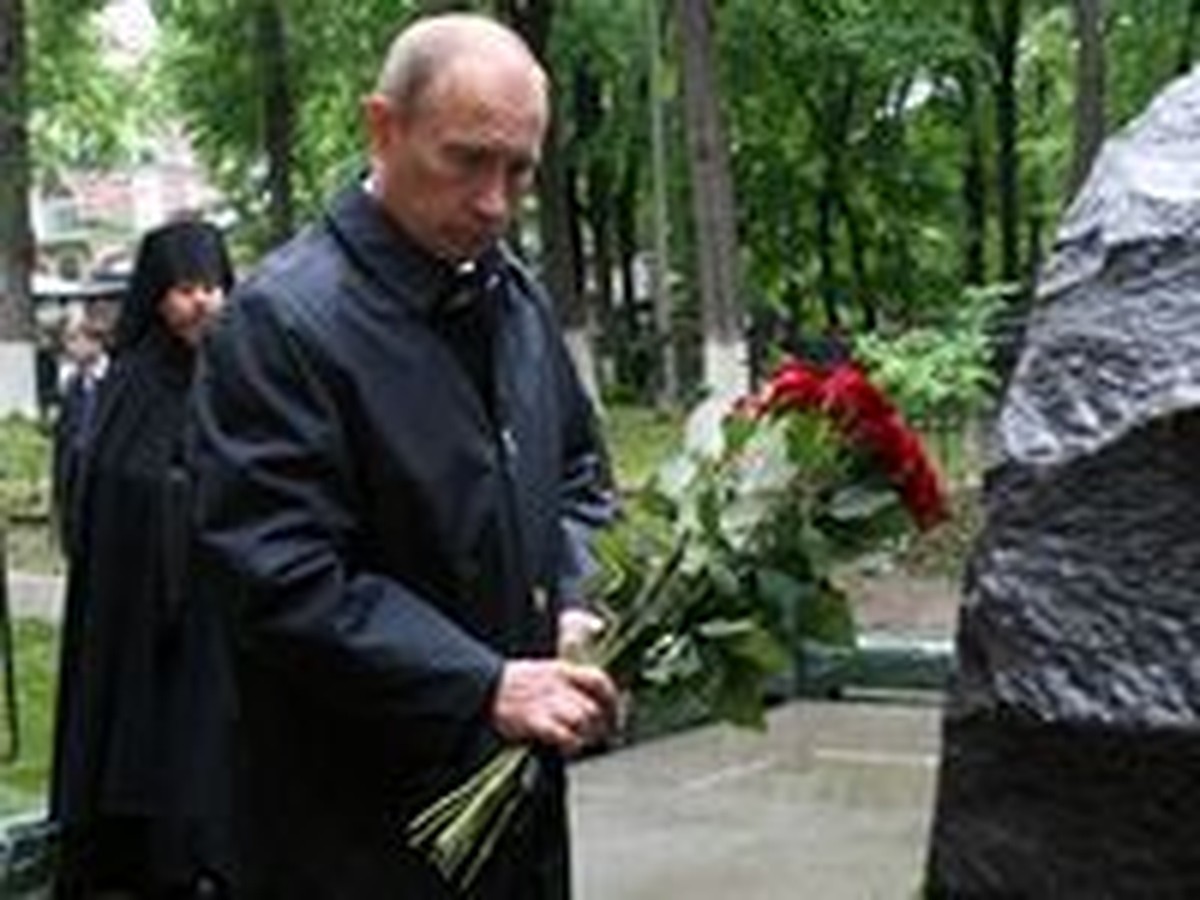 Почему Путин любит Деникина - KP.RU