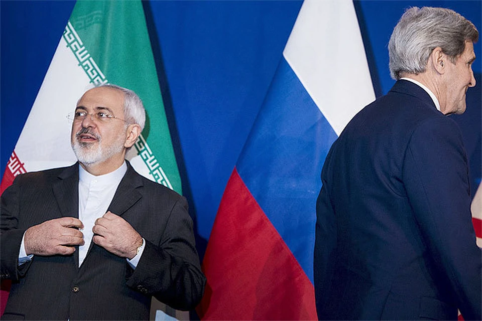 Министр иностранных дел Ирана Мохаммед Джариф (слева) и госсекретарь США Джон Керри на переговорах по иранской атомной программе.