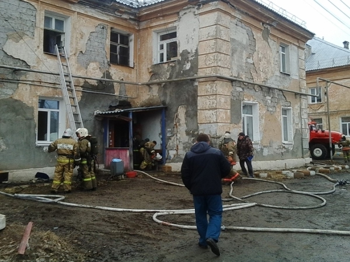 Трое малышей, которые заживо сгорели на пожаре в Кунгуре, находились в  квартире без присмотра взрослых - KP.RU