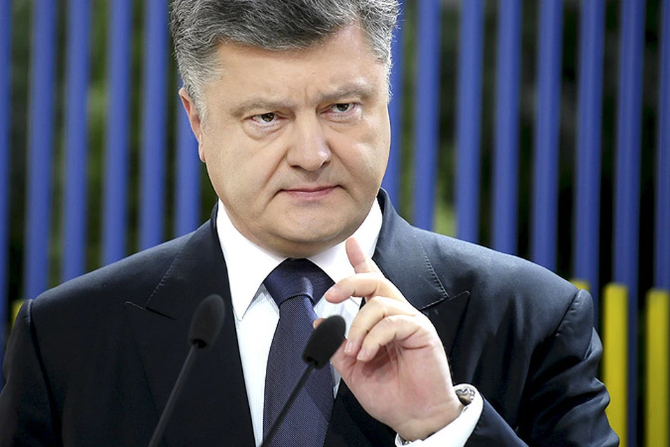 Примерно полгода прошло с того момента, как Янукович заявил свои требования олигархам, до того, как был отправлен в отставку. Интересно, сколько времени это займет у Порошенко?