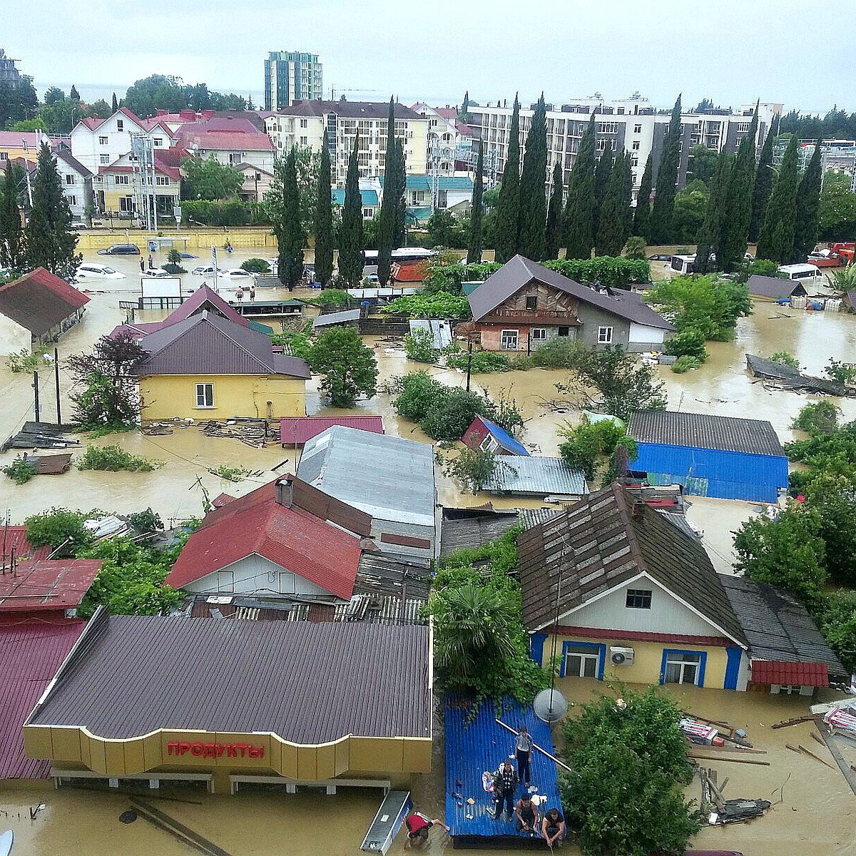 В центре Сочи откачали всю воду - KP.RU