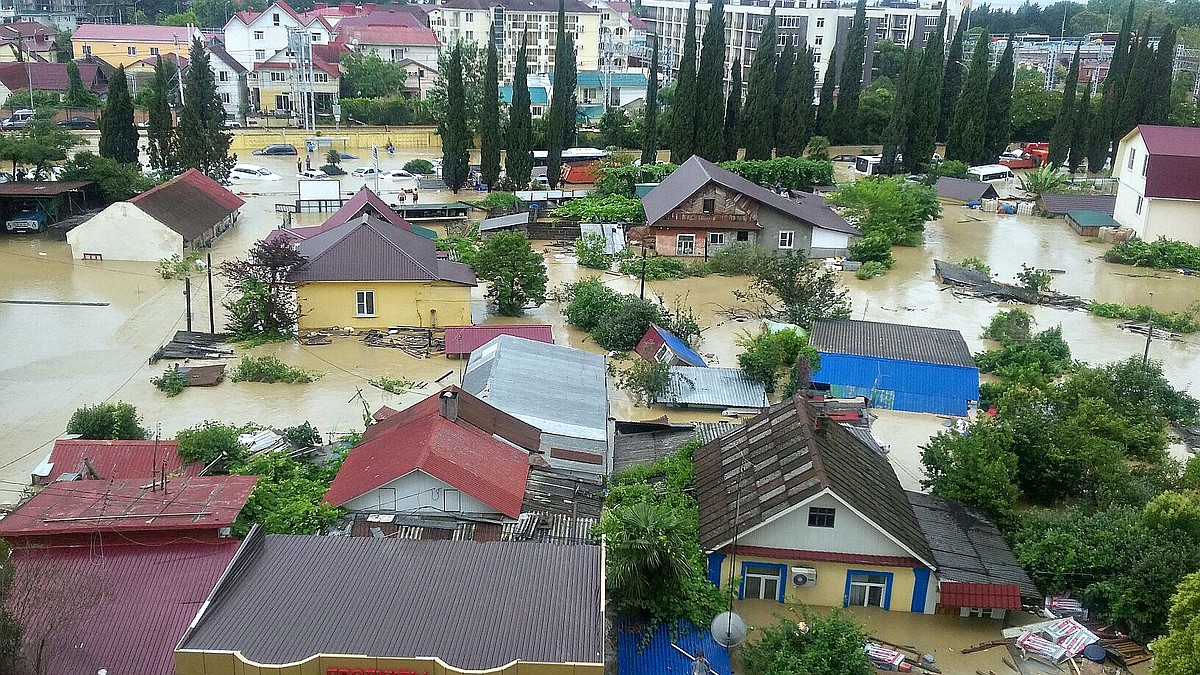 В центре Сочи откачали всю воду - KP.RU