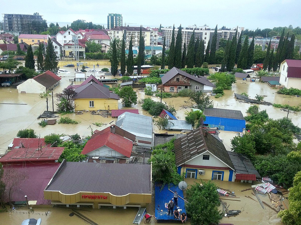 В центре Сочи откачали всю воду - KP.RU