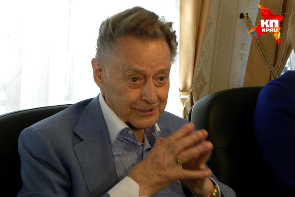 Знаменитый поэт отметил 87-летие на родной земле