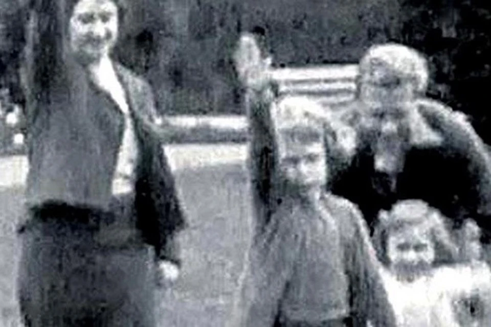 Старая кинопленка напомнила о симпатиях к нацистам, которыми была проникнута британская монаршая семья накануне войны. Фото: кадр из youtube