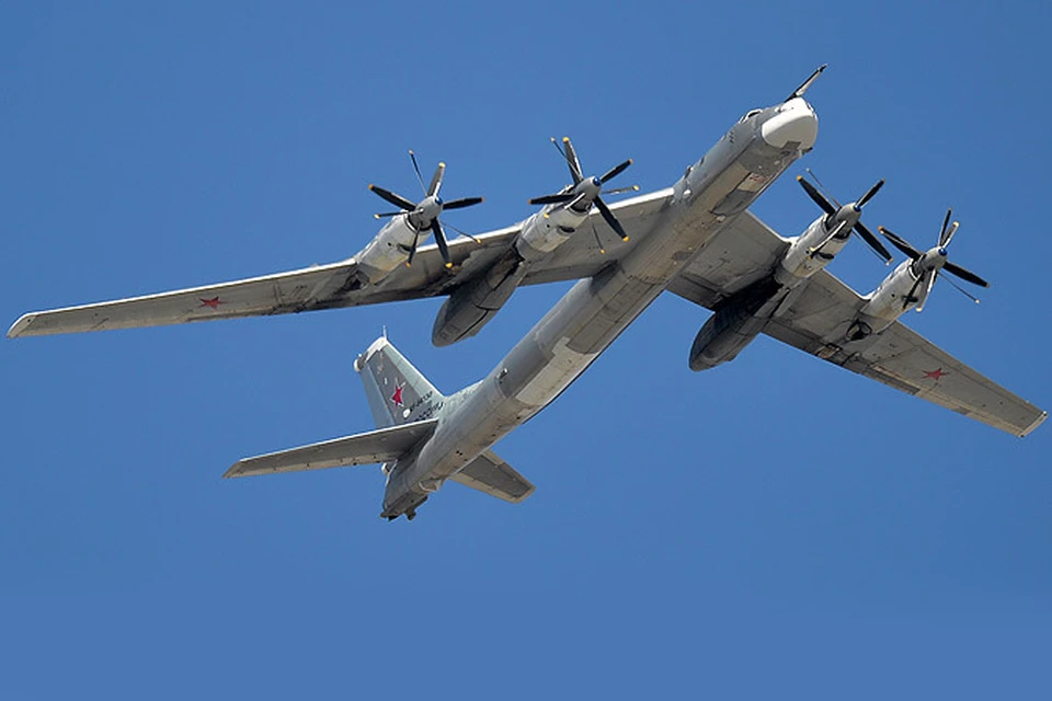 Пилот Ту-95 поздравил летчиков США с Днем независимости
