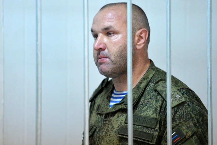 Если полковник Пономарев не виновен в гибели десантников,  почему он под следствием?