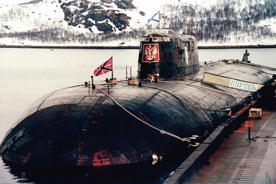 Атомная подводная лодка "Курск" затонула 12 августа 2000 года.
