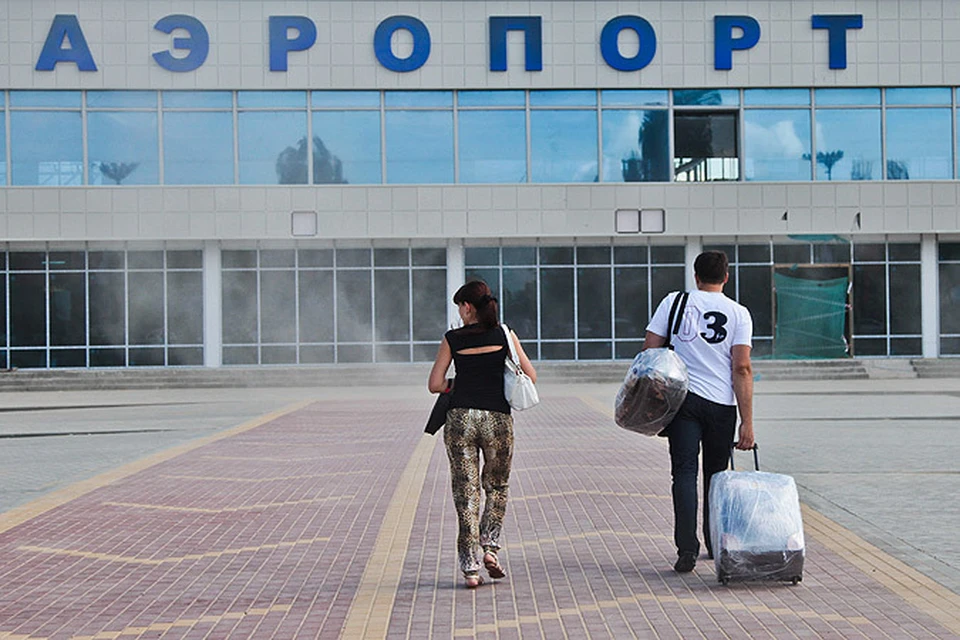 «Комсомольская правда» решила проверить, сколько человек на самом деле покидает Россию