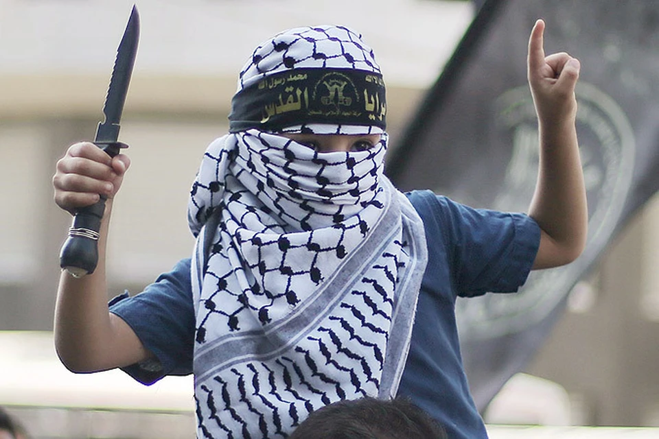 Почему молодые палестинцы и евреи взялись за ножи