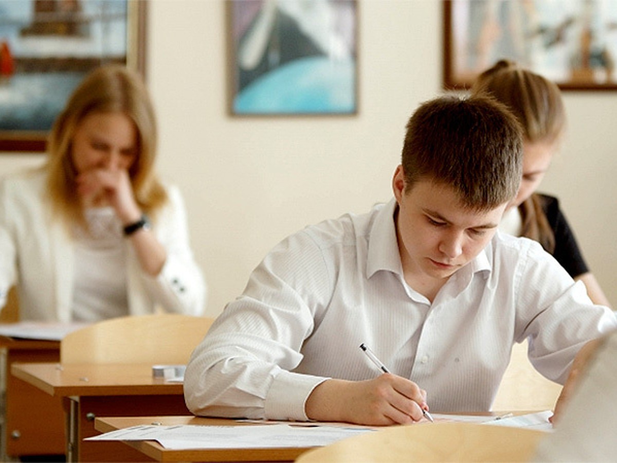 Выпускники напишут сочинения про дом, любовь и время - KP.RU