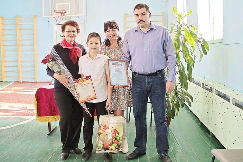 Данил Кабаков с семьей. Фото: администрация города Ессентуки.