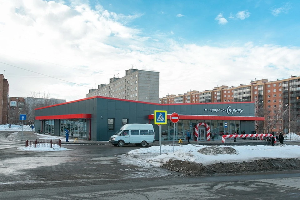 Транспортно-пересадочный узел (ТПУ) был построен меньше чем за полгода на месте бывшей конечной остановки «Поликлиника». Фото: Павел БОНДАРЕВ