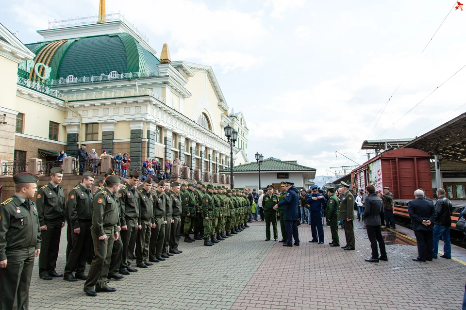 Красноярск встретил «Армию Победы». Фото: Илья МАТУШКИН.