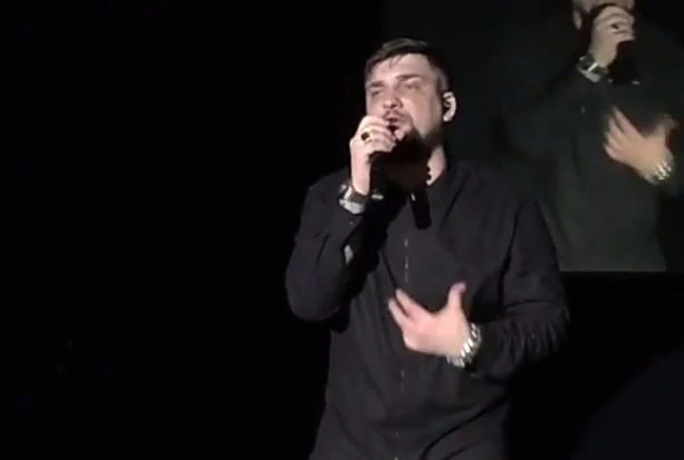 Баста на концерте в Ростове. Стоп-кадр из видео Олега Калюкина, Instagram.