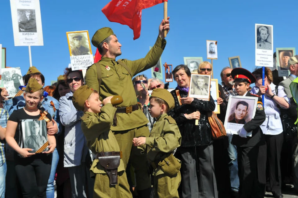 Тысячи человек пройдут по центральным улицам с портретами своих дедов и прадедов.