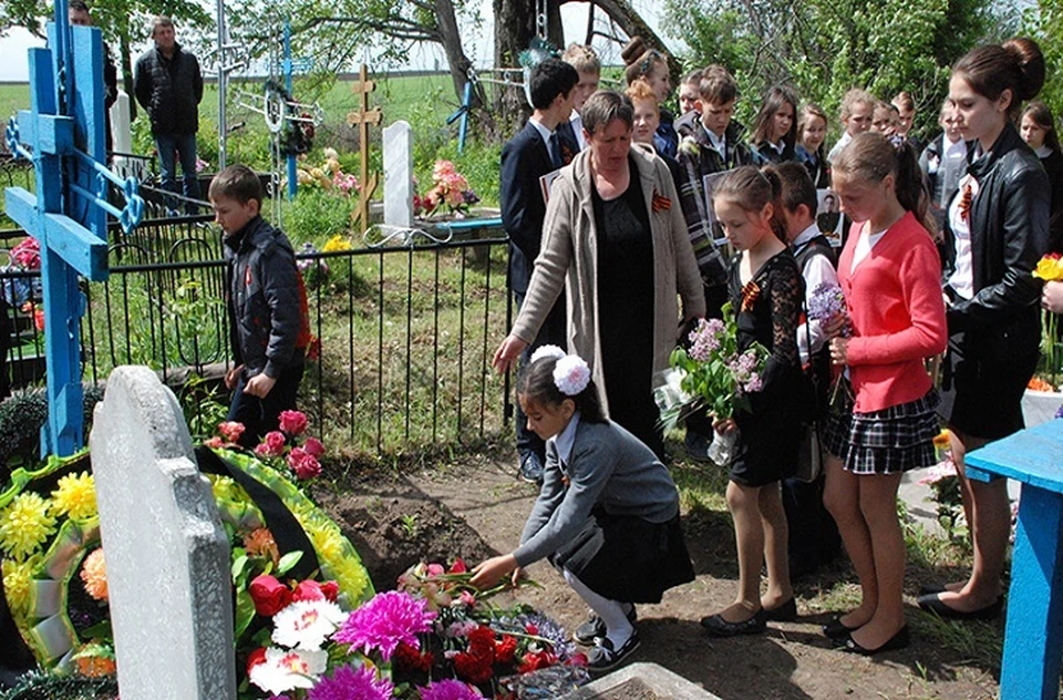 Погода в трубчевске на неделю. Трубчевская кладбище. Перезахоронение в Трубчевске. Участники войны Трубчевский район. Немцы в Трубчевске.