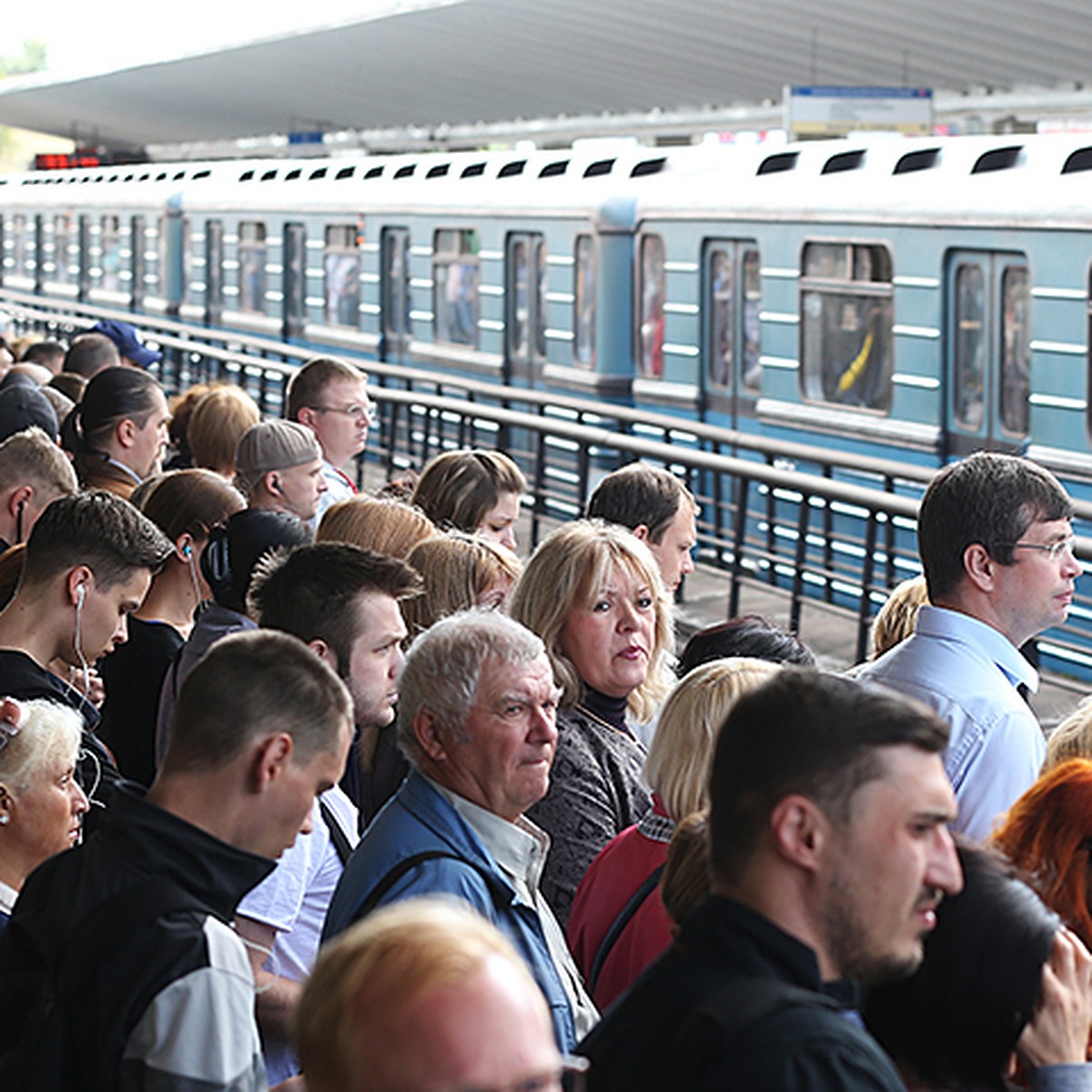 Как московское метро справилось с очередной аварией и столпотворением  пассажиров - KP.RU