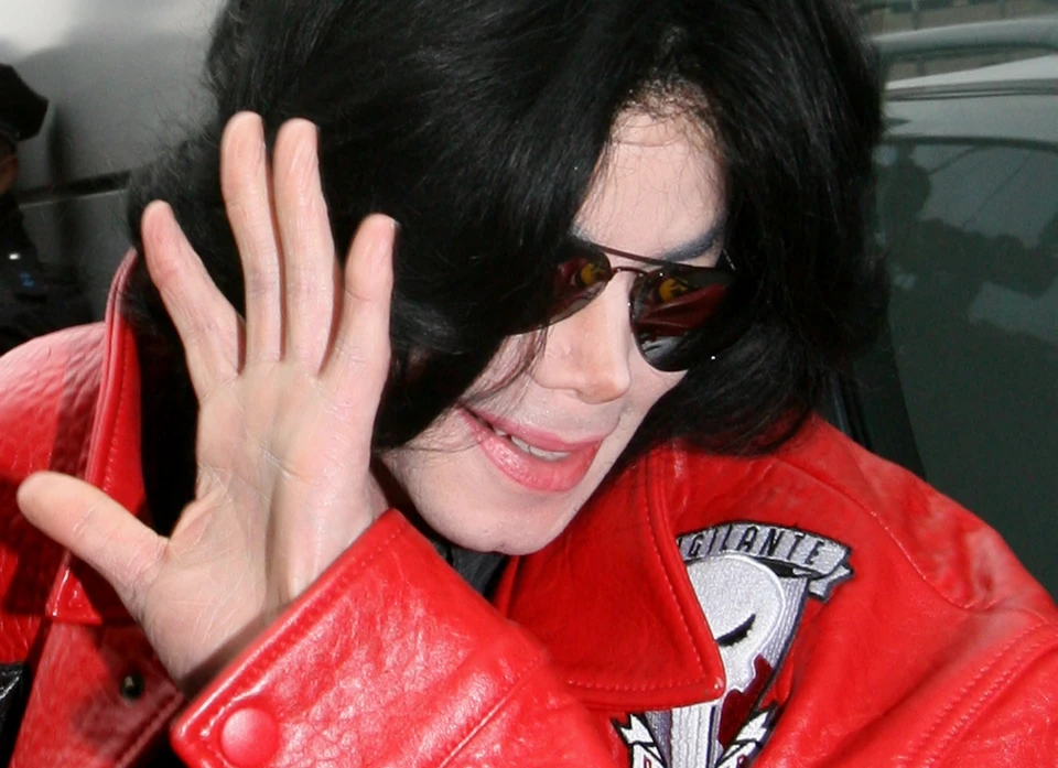 Певец Майкл Джексон в гамбургском аэропорту, 2009 год. Фото Kay Nietfeld/DPA/PHOTAS/TASS