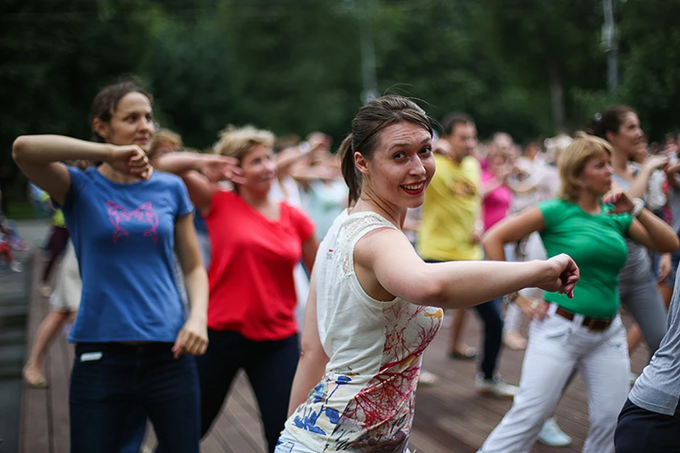 Журналистка "Комсомолки" Алиса Титко посетила танцевальный класс в парке "Красная пресня".