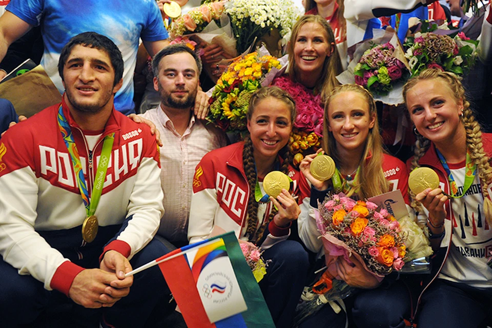 Олимпийская сборная России вернулась домой из Рио.