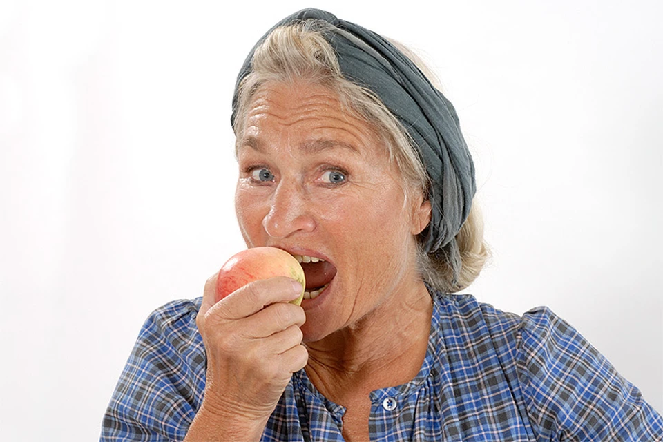 Эпикатехин, который содержится в яблоках, расслабляет кровеносные сосуды.