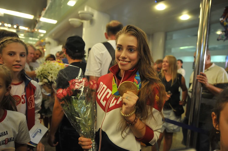 Олимпийская чемпионка омская гимнастка Бирюкова: Незадолго до выступления в Рио нам сказали не тренироваться, потому что мы не едем