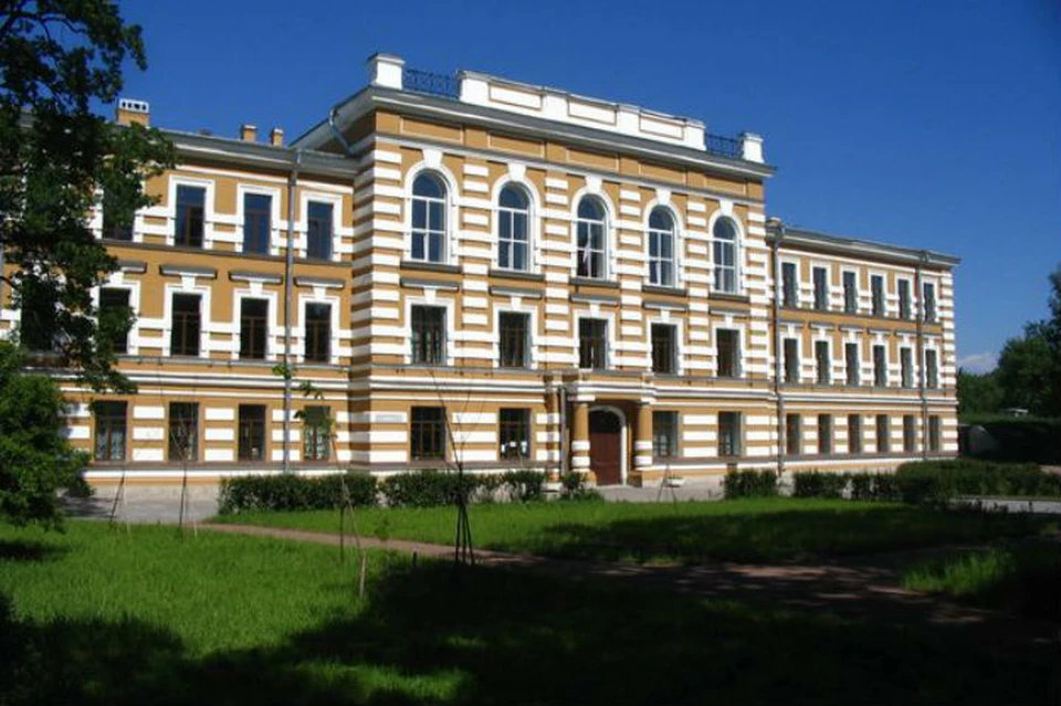 Гимназия императора Александра II ФОТО: school415.narod.ru