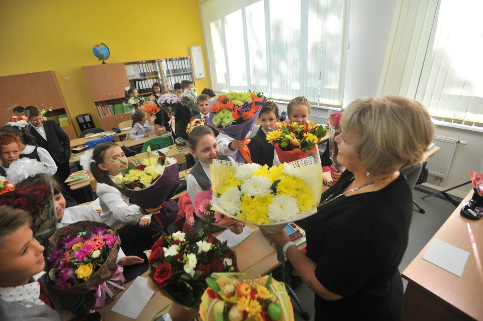 В начале октября томские учителя традиционно получили поздравления с их профессиональным праздником.