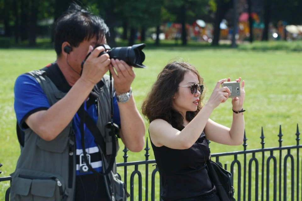 Китайских туристов в Петербурге все больше