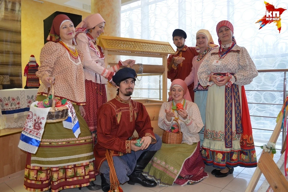 Дефиле в русских народных костюмах в Липецке