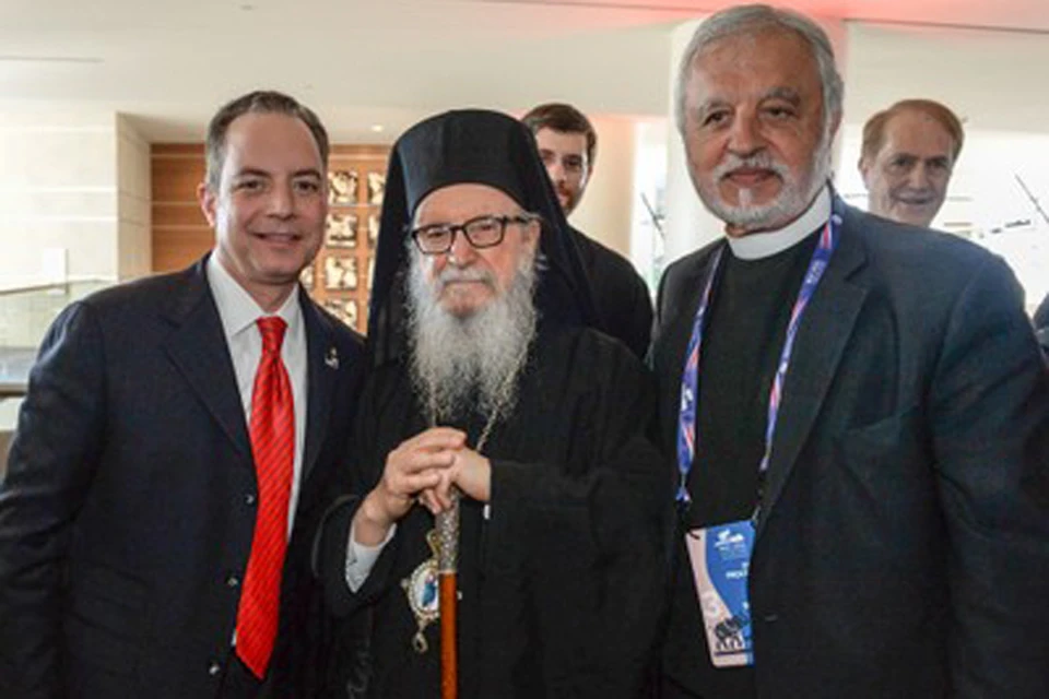 Райнс Прибус (слева) с Архиепископом Америки, Экзархом океанов Атлантического и Тихого Димитрием