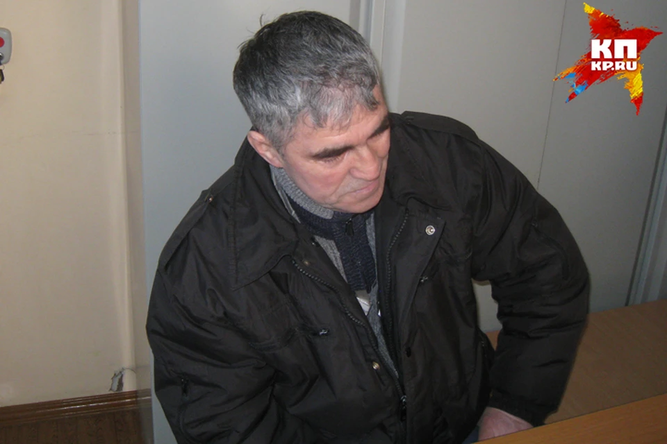 За спиной у Михаила – 20 лет тюрьмы. И в семье он завел порядки, как на зоне. Кстати, ни одной фотографии детей в семье нет – он запрещал им фотографироваться.