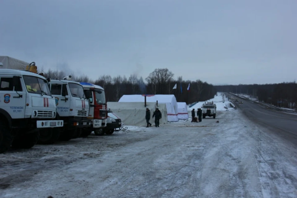 Рядом с горой Ветчак развернут мобильный пункт обогрева для автомобилистов.