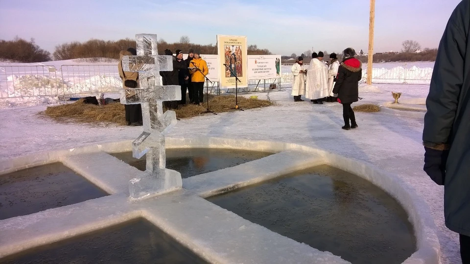 В эти минуты на Туре начинают праздновать уже непосредственно само Крещение