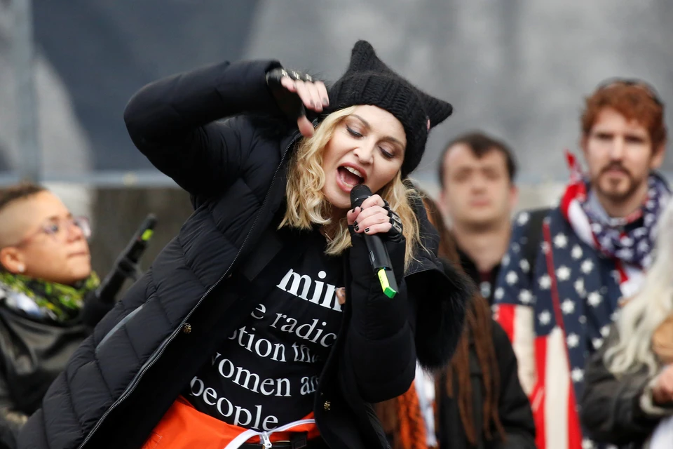 Мадонна успела дважды обругать 45-го президента США нецензурным словом перед тысячами собравшихся людей и миллионами телезрителей