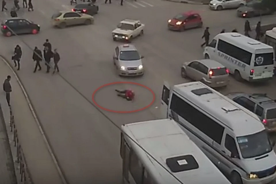 При падении Малиша Малышева сломала руку. Фото: скрин с видео/ группа "Автопартнер Крым" в Вконтакте