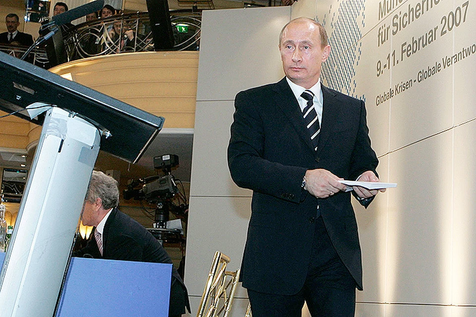 Февраль 2007 г. Президент России Владимир Путин на международной конференции по безопасности в Мюнхене. Фото ИТАР-ТАСС/ Дмитрий Астахов