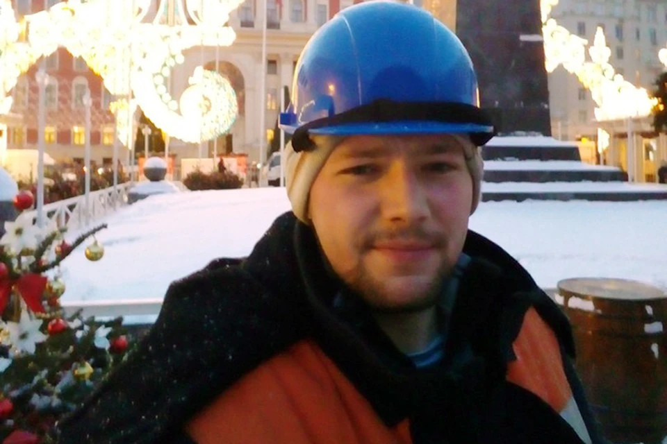Дебошира зовут Андрей Ооводов, ему 27 лет, работает электромонтажником