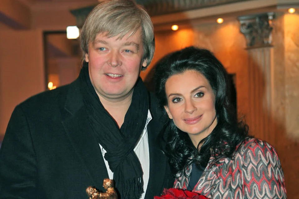 Александр и Екатерина Стриженовы сыграют в английской пьесе «Неугомонный дух».