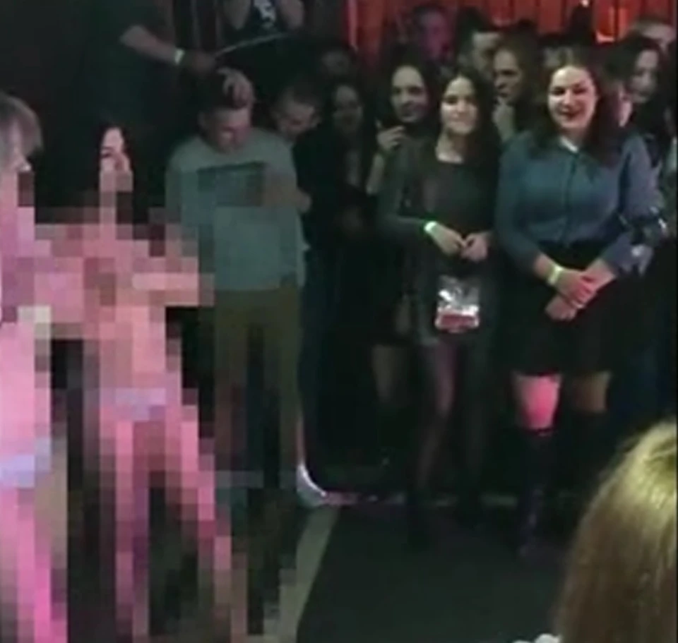 Венесуэлька раздевается догола в ночном клубе - порно видео на beton-krasnodaru.ru