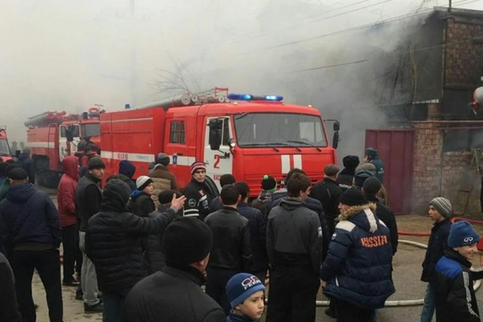 Очевидцы сняли пожар.