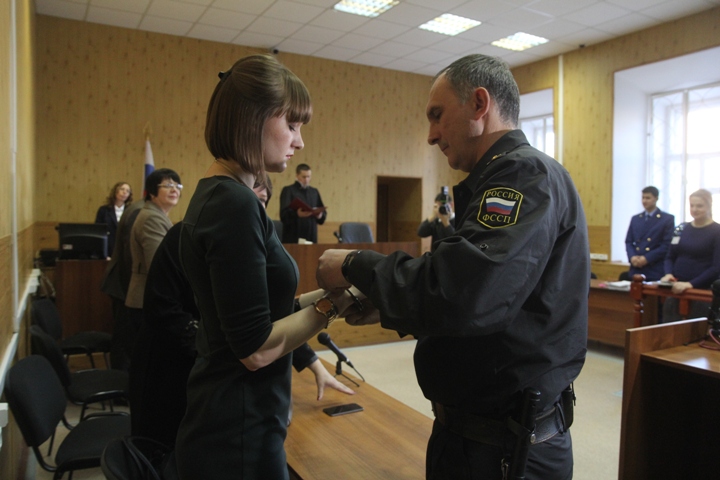 Старшина присяжных. Суд присяжных в россии. Старшина присяжных заседателей. Коллегия присяжных. Совещательная комната суда.