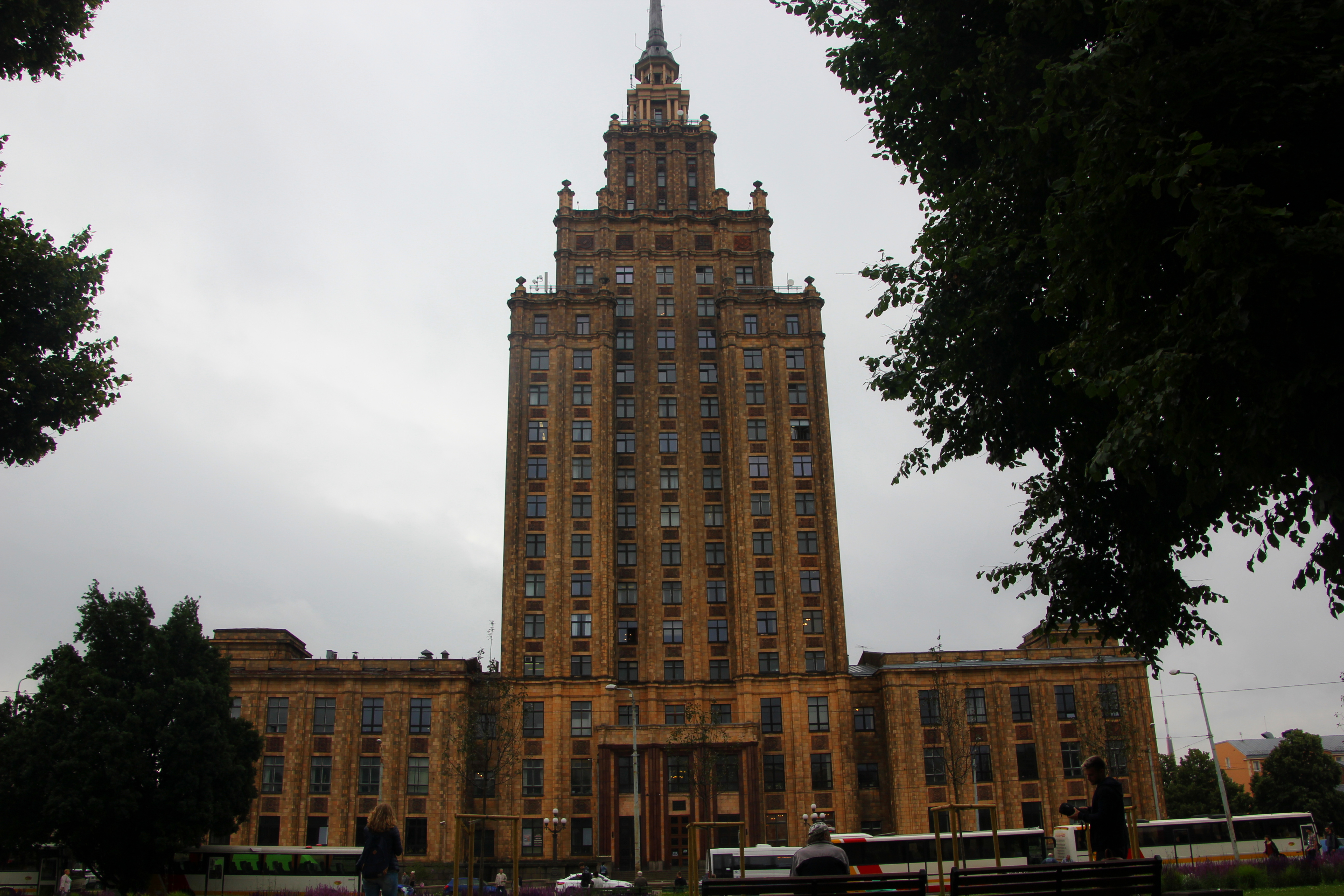 Здание академии наук в Риге - типичная архитектура 