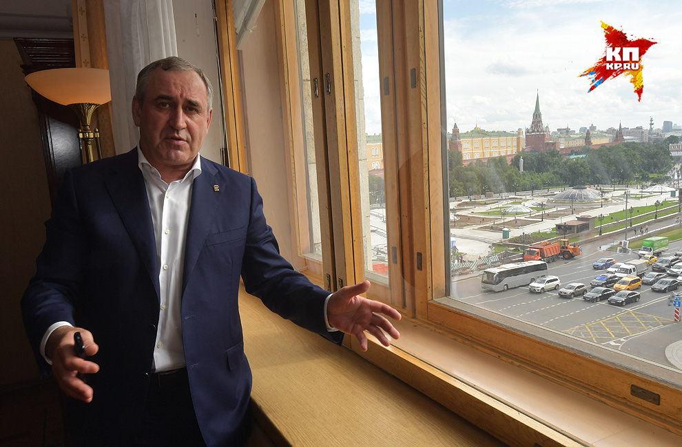 Вид на Манежную площадь из кабинета Сергея Неверова.