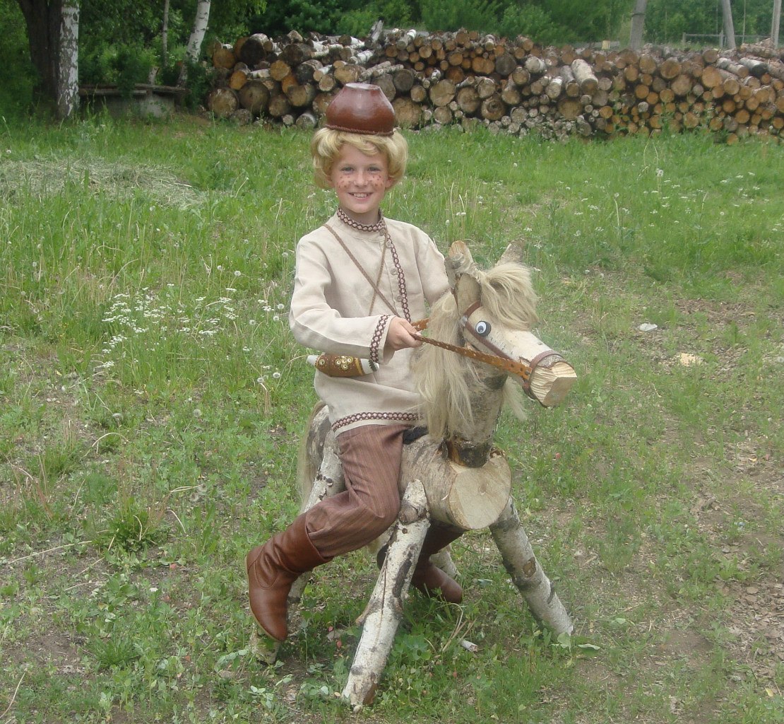 Мальчик Глинышек всегда помогает всем, кто обращается к нему за помощью. Фото: vk.com/id183416405