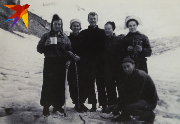 Туристам пришлось два дня провести на леднике, из-за того, что они не могли найти выход с него. Фото: предоставил Павел Тарзин